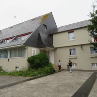 フロントは別棟で、外を通って別館へ