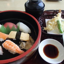 ランチ限定のすし天麩羅セット
