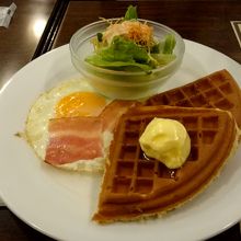 ワッフルモーニング