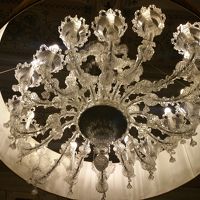 豪華なシャンデリアがいっぱいでした。