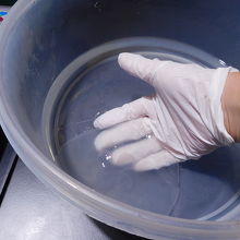 クラゲに触りました