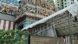 リトルインディアの典型的なヒンドゥ寺院