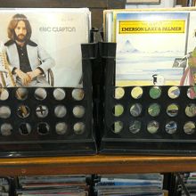 ビートルズやエルビスプレスリーのアルバムが沢山ありました