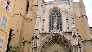 回廊が素晴らしい