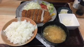 息子とロースカツ定食！