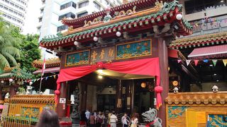 平日朝から賑わってました