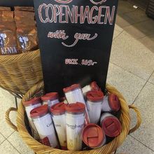 到着階のスターバックスコーヒー