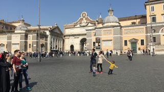 巡礼者の入り口として利用されていた門