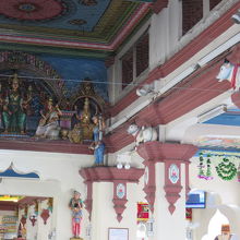 スリ バダパティラ カリアマン寺院 
