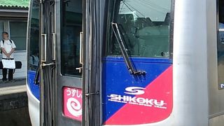 2017年６月10日の土曜日の特急うずしお３号徳島行き～高松～徳島間の輸送ですが、土曜日の朝の時間帯の列車の為、座席はほとんど埋まります～