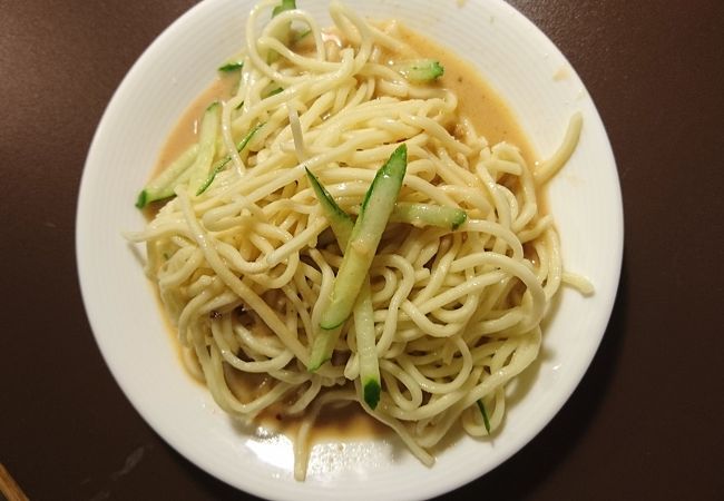 行天宮近くの涼麺