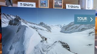 ユングフラウ鉄道で上がるとスフィンクス展望台に行けます。