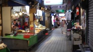 台北のローカル市場