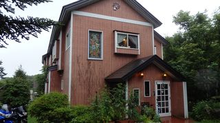 ぺんしょん　あぜりあ