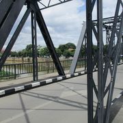 ピン川に掛かる橋　Iron Bridge