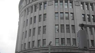 ゴジラに（笑）