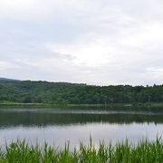 湖畔の高原キャンプ場