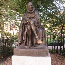 ポール パンルヴェ広場 　