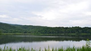 湖畔の高原キャンプ場