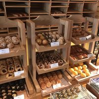 カフェＭｏｚｕでの朝食　ブレッド関連の種類が多のがうれしい。