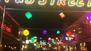 規模の大きいナイトマーケットです。