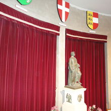 オーストリア館　モーツァルトの像