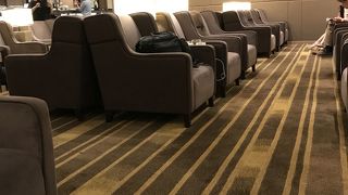 プレミアムラウンジへ(^.^)