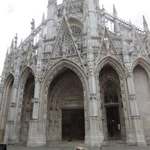 サン マクルー教会 