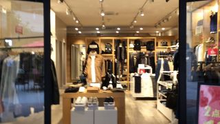 南モール１階にあります。