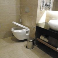 広い洗面は使いやすかった。この横にシャワールームがあります。