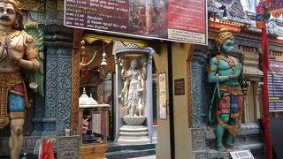 壁の装飾が美しいです。