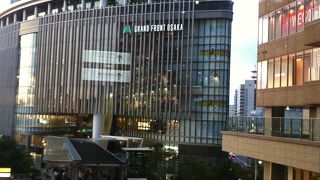 梅田駅前のゴージャスなシャレオツ商業施設　百貨店時代からの変貌ですね。