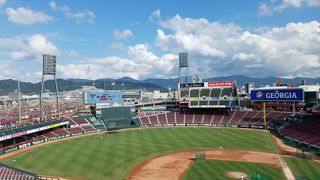 開放感あふれる素敵なスタジアム