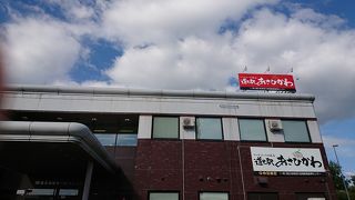 ちょっとしたフードコートもあります