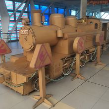 駅の中を歩いているといきなりこれが登場