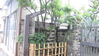 葛飾北斎さんのお墓があることで有名なお寺