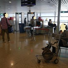 搭乗ゲート前にもう一度セキュリティがあります