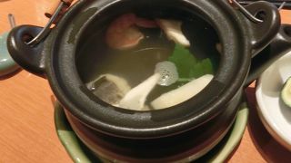 秋になった、松茸の土瓶蒸しで一献