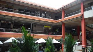 ゴールデンマイルフードセンター