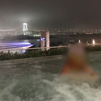 外の温水プールです。