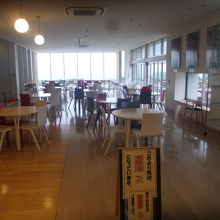 パノラマ館のこの告知より先がカフェエリアとなります