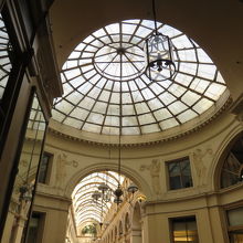 ギャラリー ヴィヴィエンヌ 