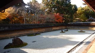 知足のつくばいも忘れずに