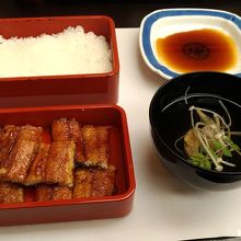 上うな重です。