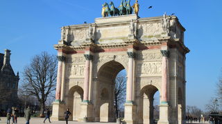 カルーゼル広場にある凱旋門