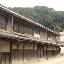 ここまでの道もなかなか古い。