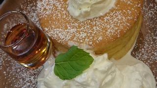 駅の目の前のカフェ