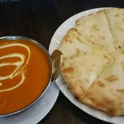 本格インドカレーのお店！オススメはチーズナン