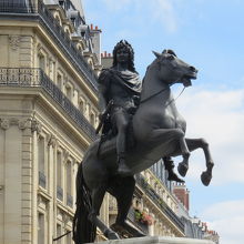 ヴィクトワール広場 