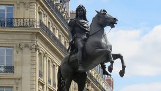 ルイ14世の騎馬像・・・